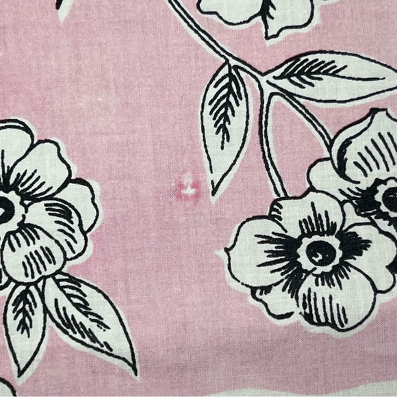 1940s Era Pink Black White Floral Tablecloth 63” x 57” Beautifully Maintained - Picture 6 of 10